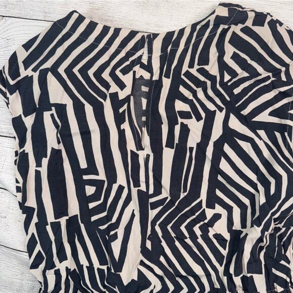 5/ $25 LOFT Black and Tan Geometric Dress with Elastic / Drawstring Waist Medium - Picture 8 of 8